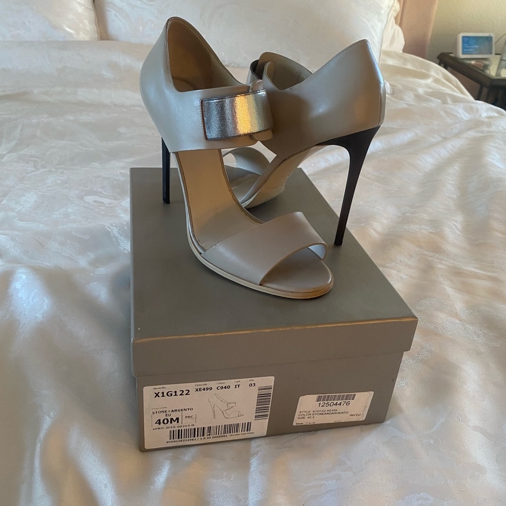 Giorgio Armani Grey & Silver heels 4.5”